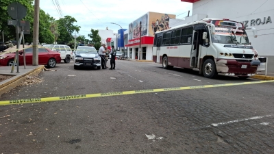 Pasajero resulta herido tras ataque a balazos dentro de un cami&oacute;n urbano, en el Centro de Culiac&aacute;n