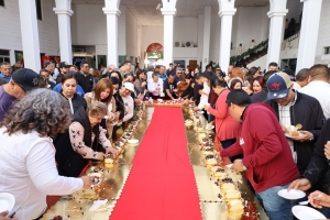 Parten rosca gigante en Navolato, Sinaloa; celebran el D&iacute;a de Reyes