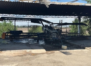 Avioneta fumigadora es incendiada por delincuentes en pista a&eacute;rea de Villa Ju&aacute;rez, en Navolato