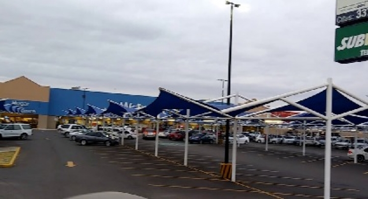 Arman balacera en intento de asalto a cami&oacute;n de valores afuera de supermercado, en Culiac&aacute;n