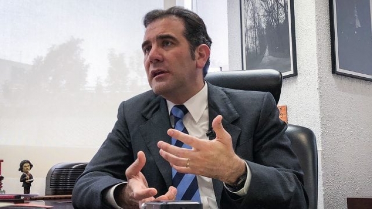 Le contesta C&oacute;rdova a Rocha Moya