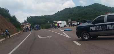 Joven motociclista muere al chocar contra una camioneta de la Polic&iacute;a Ministerial, en Mazatl&aacute;n