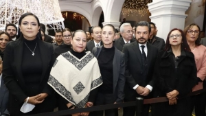Zo&eacute; Robledo, Director General del IMSS, acude a homenaje p&oacute;stumo de Miguel Barbosa