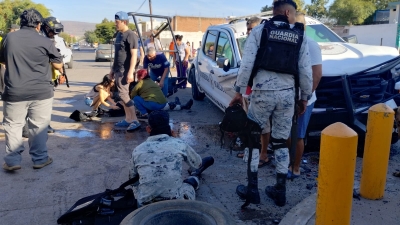 Aparatoso accidente tipo choque sufri&oacute; una unidad de la Guardia Nacional en la colonia Guadalupe Victoria