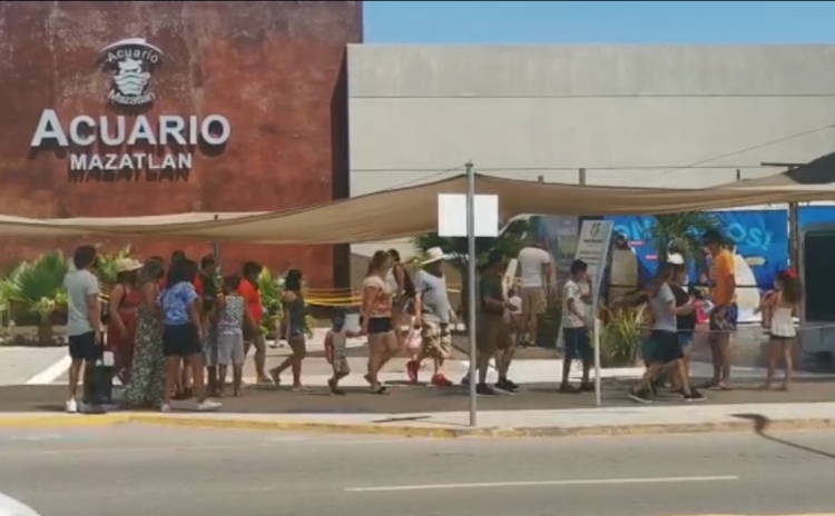 Turistas piden endurecer medidas sanitarias contra Covid
