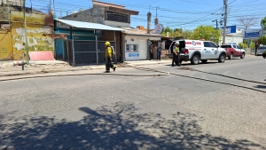 Incendio en vivienda moviliza a rescatistas y desalojan a 24 personas