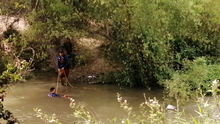 Flota cad&aacute;ver de un hombre en canal de riego de Costa Rica, Culiac&aacute;n