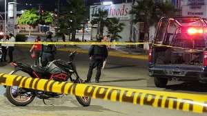 Gatilleros matan a Ra&uacute;l N., afuera de un banco en el Mercado de Abastos