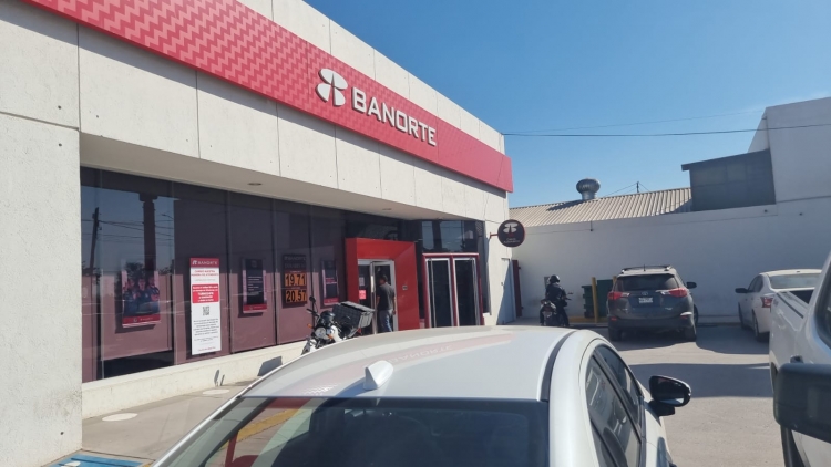 &ldquo;Levantan&rdquo; a empleado de gasolinera para quitarle 500 mil pesos afuera de banco, en Culiac&aacute;n