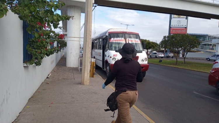 Sujeto ataca a su pareja a cuchilladas arriba de cami&oacute;n urbano, en Culiac&aacute;n