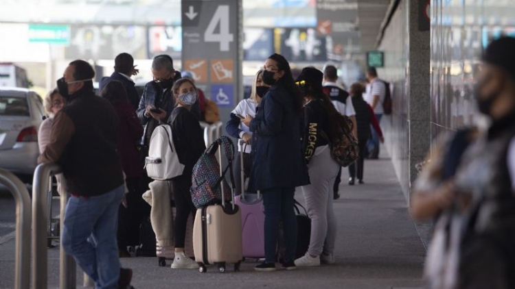 Sinaloa entre las entidades que la embajada de EU mantiene con restricciones de viajar para sus ciudadanos