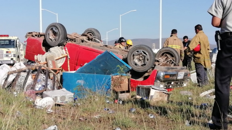Dos personas lesionadas tras accidente tipo volcadura en el sur de Culiac&aacute;n