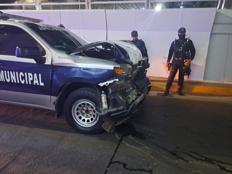 Un polic&iacute;a municipal resulta con fractura tras accidente sobre la Av. &Aacute;lvaro Obreg&oacute;n