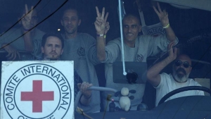 Ham&aacute;s entrega a los 20 rehenes que manten&iacute;a con vida; Israel libera a los primeros presos palestinos