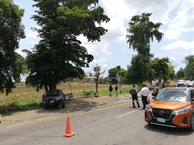 Enfermero del ISSSTE pierde control del volante y se vuelca en Carretera Culiac&aacute;n-Navolato