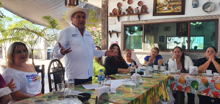 Reactivar la econom&iacute;a y sin moches propone Faustino Hern&aacute;ndez a empresarias