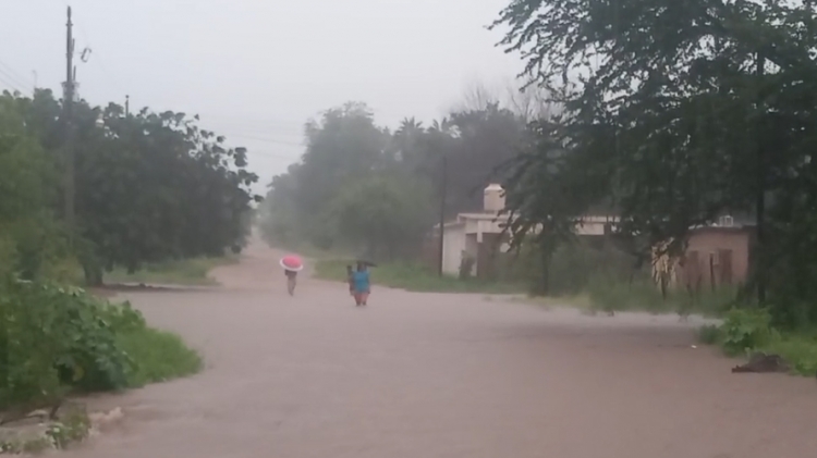 150 mm de lluvia ser&aacute;n suficientes para provocar inundaciones en Sinaloa: Espinoza