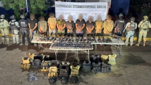 Tras enfrentamiento en El Guasimal, aseguran a 9 civiles, armas largas y equipo t&aacute;ctico