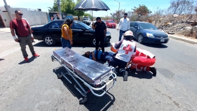 Motociclista se estrella contra un veh&iacute;culo y va a dar al hospital, en Culiac&aacute;n