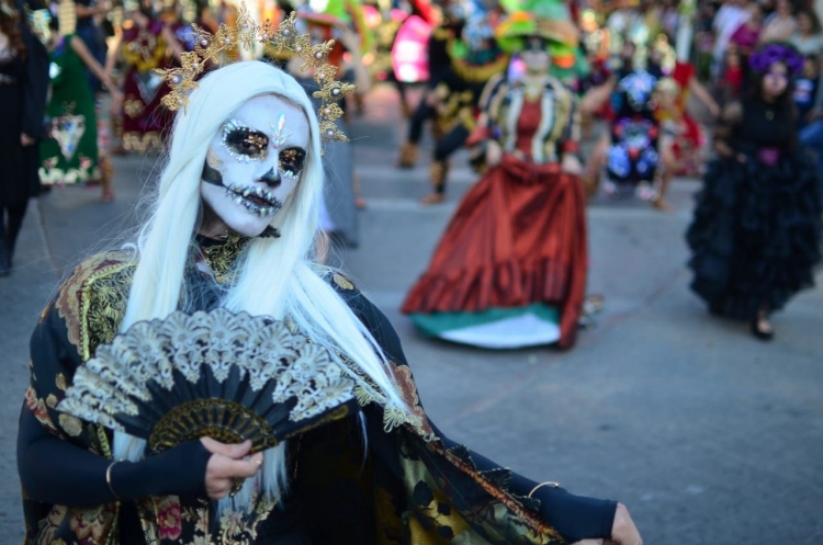 Catrinas invaden la Plazuela Rosales