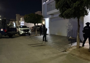 Fuerzas federales aseguran un veh&iacute;culo blindado en el sector Portalegre en Culiac&aacute;n