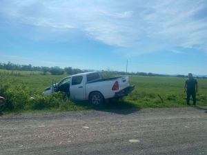 Joven pierde la vida tras volcadura en la carretera El Carrizo-El Fuerte