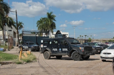 Sacan en ambulancia a reo de peligrosidad grave de Covid-19 