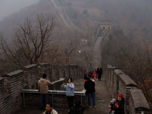 Detienen a dos personas por excavar agujero en la Gran Muralla China; quer&iacute;an hacer un atajo