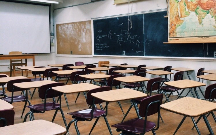 Escuelas particulares se van por la libre: anuncian clases presenciales