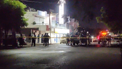 Un hombre muerto y una mujer con quemaduras dej&oacute; el incendio de una boutique en la L&aacute;zaro C&aacute;rdenas