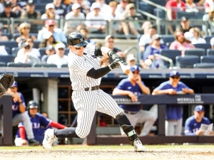 Los Yankees sobreviven en casa; vence a Rangers 5-3