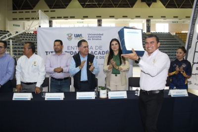 Cumple su palabra el Rector Jes&uacute;s Madue&ntilde;a; da certeza laboral y entrega 103 titularidades acad&eacute;micas y 48 movimientos de n&oacute;mina
