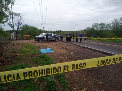 Hallan asesinada a una mujer, en carretera que va a Los Cascabeles, en Culiac&aacute;n