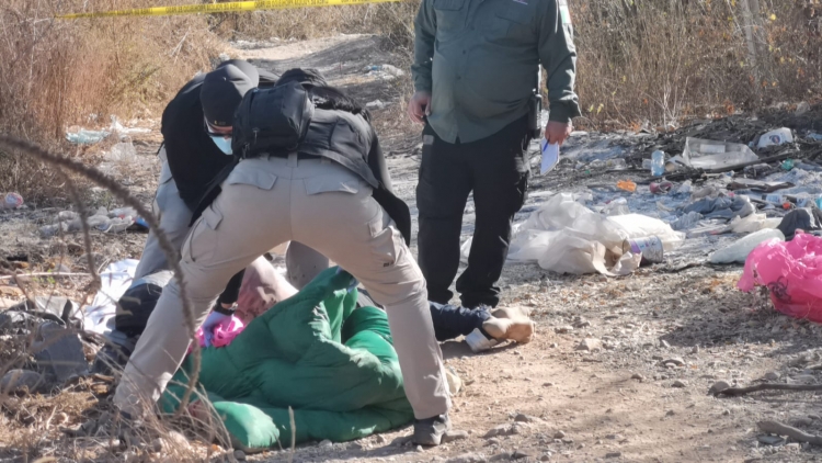 &iexcl;Encobijado! Abandonan cuerpo de un hombre asesinado detr&aacute;s de una secundaria, en Culiac&aacute;n