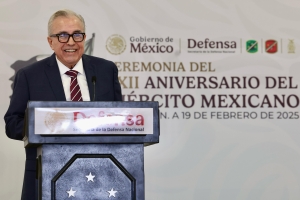 Ej&eacute;rcito y Polic&iacute;a est&aacute;n retirando videoc&aacute;maras clandestinas, dijo el Gobernador en el D&iacute;a del Ej&eacute;rcito