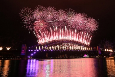 Australia recibe 2021 con fuertes restricciones por pandemia