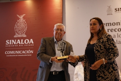 Gobierno del Estado Reconoce a 12 locutores insignia de la radiodifusi&oacute;n sinaloense