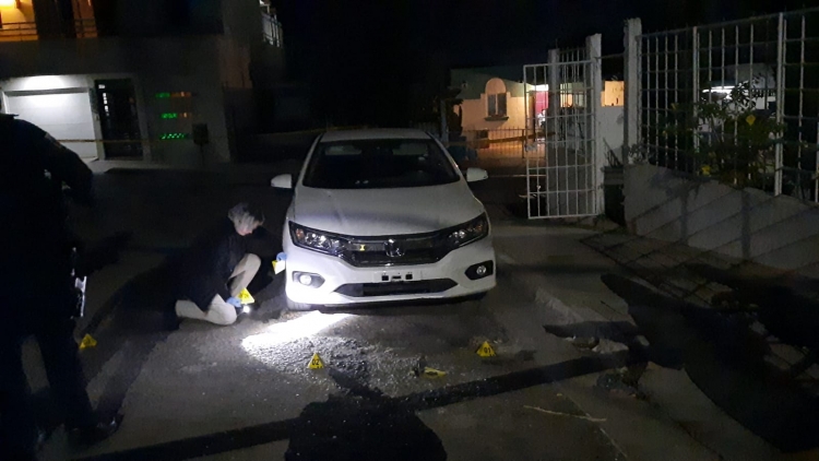 Lo atacan de carro a carro y escapa de sus ejecutores, en el sector Barrancos de Culiac&aacute;n