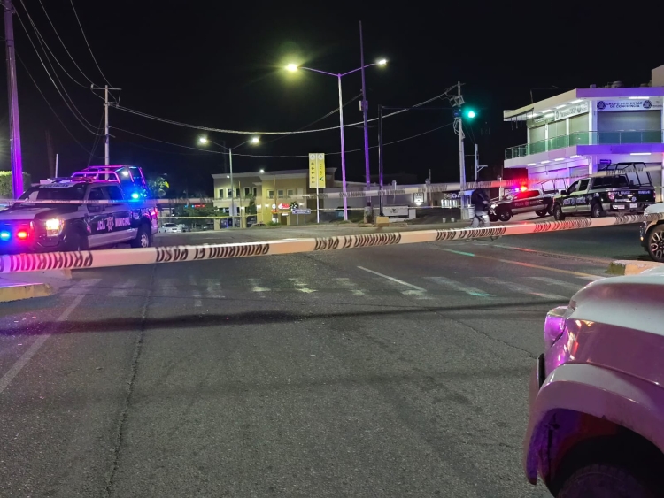 Ataque a balazos deja dos asesinados y tres personas heridas como v&iacute;ctimas colaterales en Culiac&aacute;n