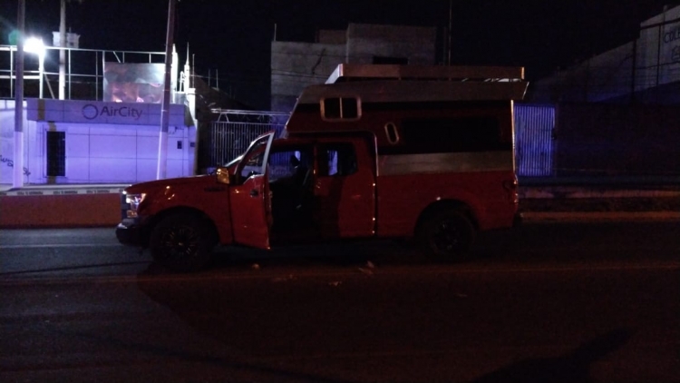 Camioneta en donde hieren de un balazo en la nuca a un joven en la colonia Centro Sinaloa