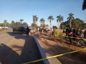 Camioneta embiste motocicleta en entronque de Villa Ju&aacute;rez, Navolato: un muerto y un herido