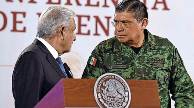 &lsquo;Ej&eacute;rcito hace inteligencia&rsquo;: AMLO justifica espionaje a activista y periodistas