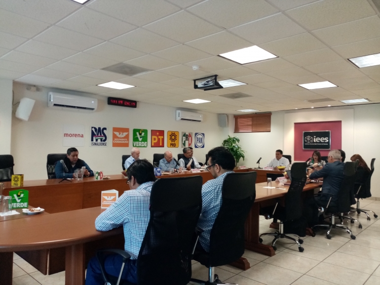 No hay denuncia en el IEES de campa&ntilde;as adelantadas: Karla Peraza