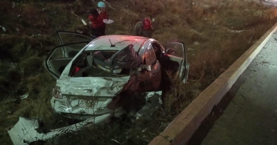 Familia sufre aparatoso accidente automovil&iacute;stico por la Costerita