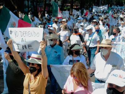La marcha nacional "El INE no se toca" inicia con vigor en CDMX y otras ciudades del pa&iacute;s, as&iacute; como tambi&eacute;n en Espa&ntilde;a, Madrid