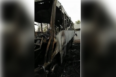 &iexcl;Fuego, fuego!&hellip; acaba con cuatro camiones urbanos, en la colonia La Florida, de Culiac&aacute;n