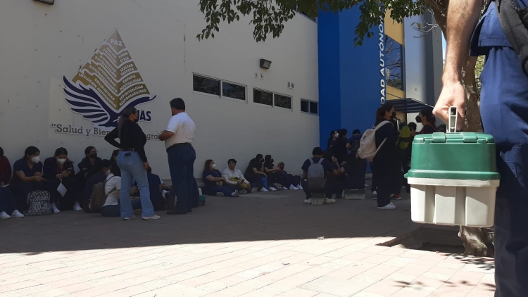 Se agotan insumos y suspenden pr&aacute;cticas en Cl&iacute;nicas de Odontolog&iacute;a UAS