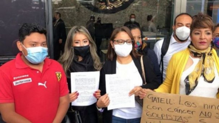 Pap&aacute;s de ni&ntilde;os con c&aacute;ncer presentan denuncia contra L&oacute;pez-Gatell