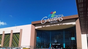 Mujer cae de 15 metros al romperse un plaf&oacute;n en Plaza Galer&iacute;as Pachuca y el video se vuelve viral