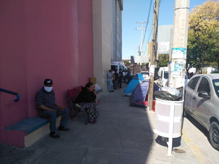 Don V&iacute;ctor gasta arriba de 2 mil pesos diarios en medicina para su nieto en el Pedi&aacute;trico